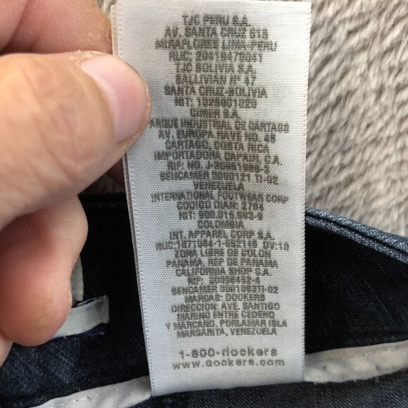 2 Dockers Womens Capri Jeans Size 4P Lot Of Two Mid Rise Curvy Blue Denim Crop - Picture 8 of 12